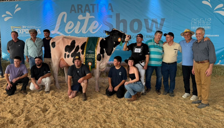 Expositor de Ibirubá leva o grande campeonato da raça Holandesa da Aratiba Leite Show