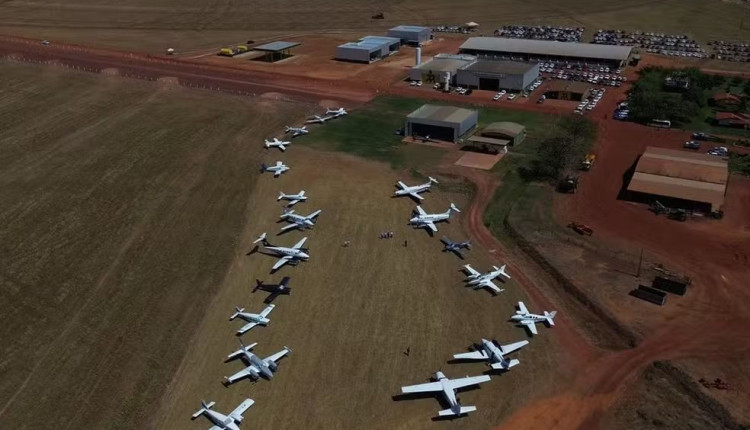 mais de 20 aviões em fazenda de Goiás