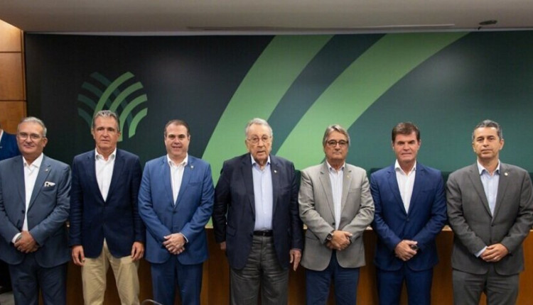 Presidente da CNA é reeleito por unanimidade