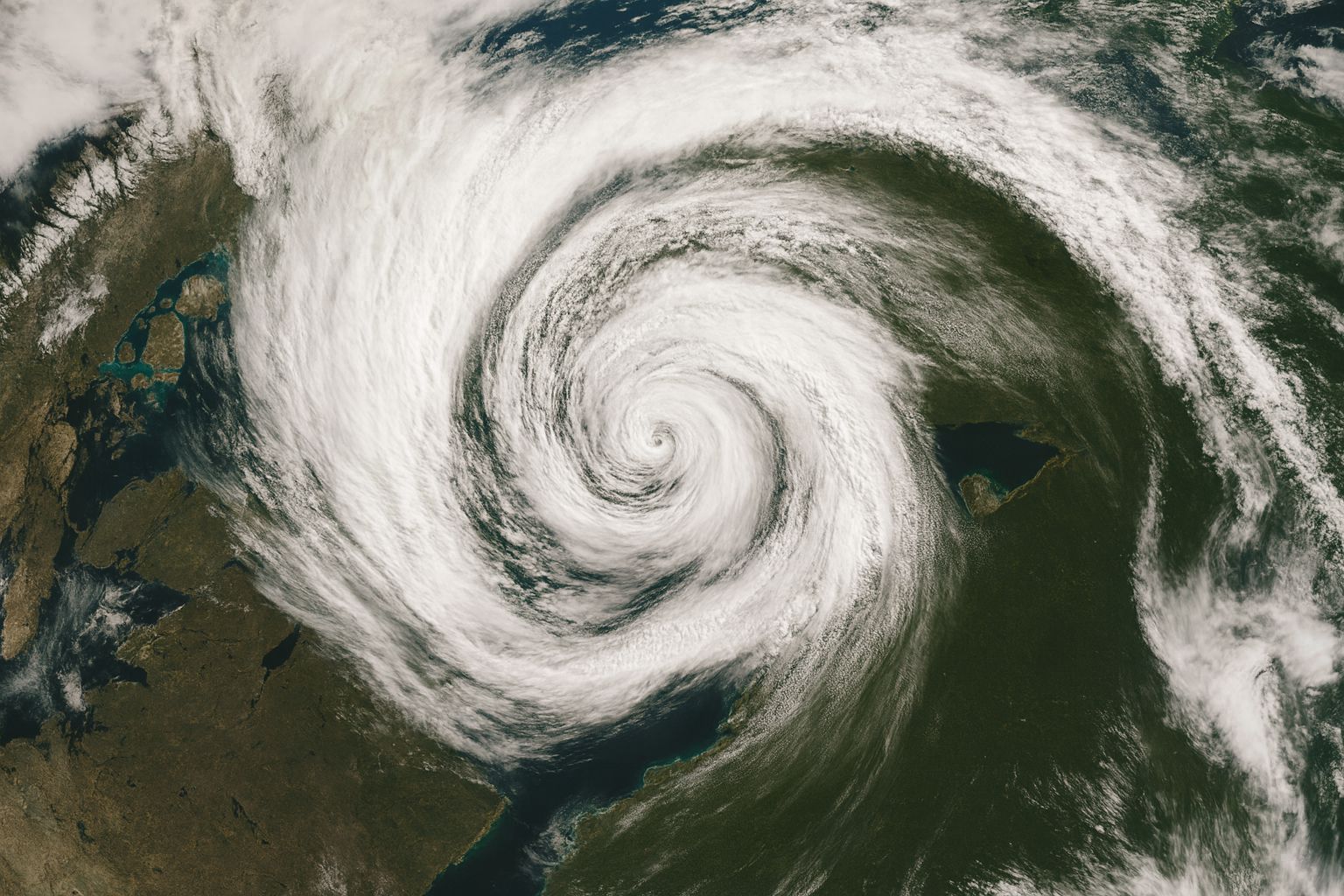 Ciclone mantém cinco estados em alerta, chuvas fortes e ventos chegam a 90 km/h