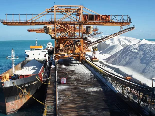 Conheça o maior produtor de sal, um “Império do Sal” que domina 95% da produção nacional