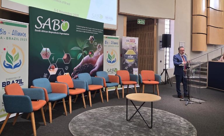 Mapa participa de evento internacional sobre bioinsumos na África do Sul