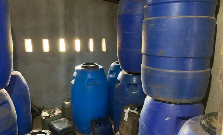 Mapa interdita duas fábricas e apreende mais de 11 mil litros de bebidas clandestinas em Tocantins