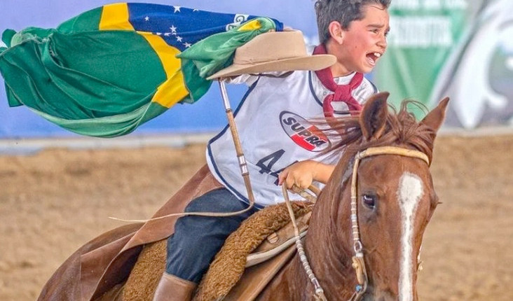 Vicente Pulheiro, de 9 anos, conquista Freio de Ouro e Freio de Prata no Freio Jovem em Esteio