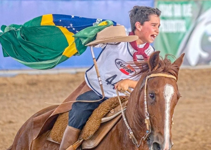 Vicente Pulheiro, de 9 anos, conquista Freio de Ouro e Freio de Prata no Freio Jovem em Esteio