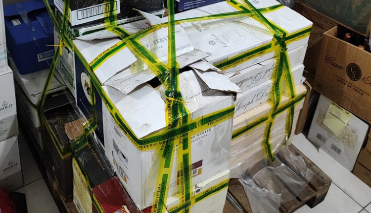 Mapa apreende mais de 300 garrafas de vinho irregulares em Balneário Camboriú