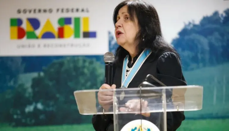 Mariangela Hungria recebe medalha por contribuição à agricultura sustentável