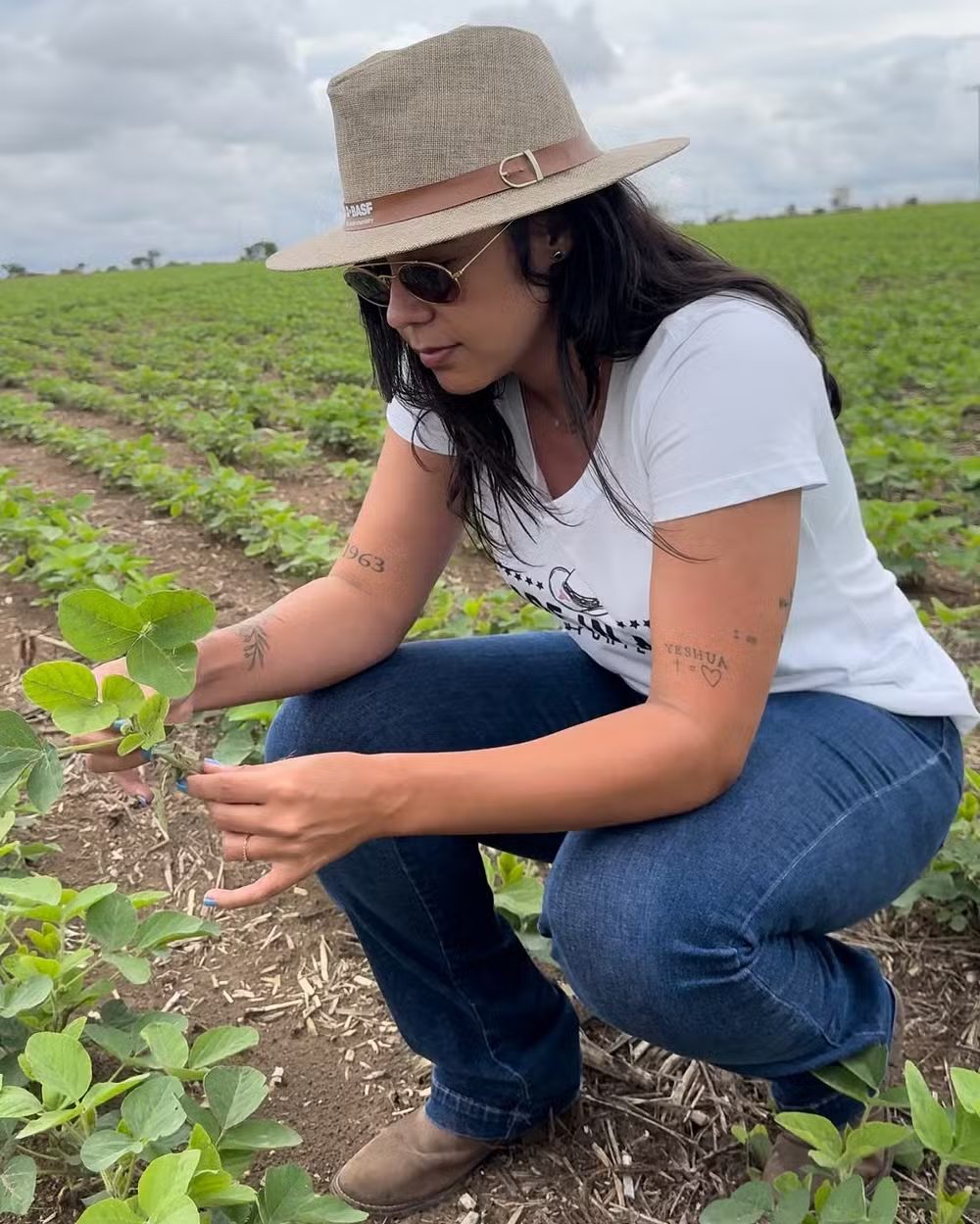 Conheça Monyque Isabella, a filha do cantor Leonardo que construiu sua carreira no agro