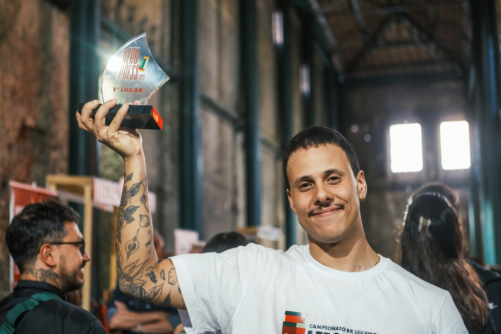 Barista campeão no preparo de café embarca para mundial na Coreia do Sul