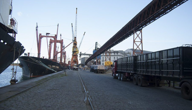 Com recorde histórico, Porto de Santos conecta passado, presente e futuro do transporte nacional