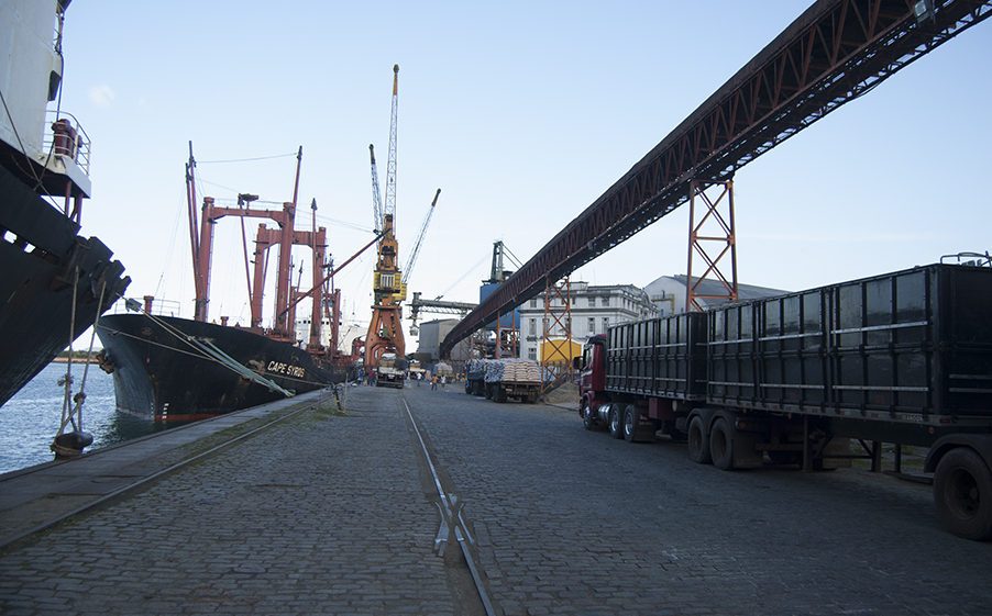 Com recorde histórico, Porto de Santos conecta passado, presente e futuro do transporte nacional