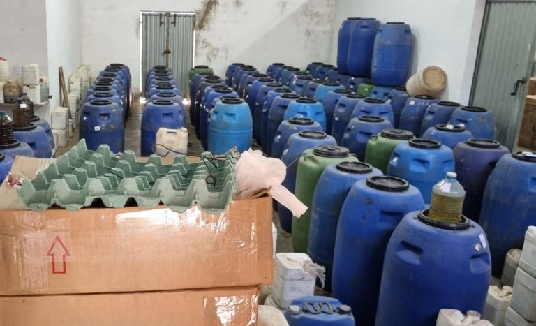 Mapa realiza operação Dose Limpa contra comércio de bebidas clandestinas e falsificadas