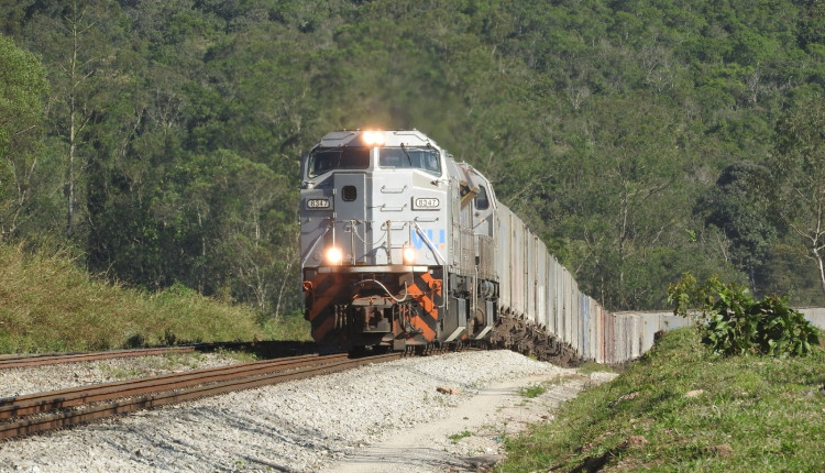 VLI registra recordes históricos para o mês de outubro nas ferrovias e portos