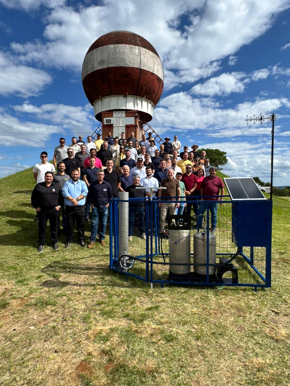 Sistema antigranizo de Santa Catarina é apresentado à comitiva gaúcha