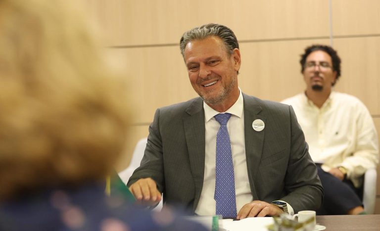 Ministro Fávaro realiza bilateral com ministra da Agricultura da Rússia