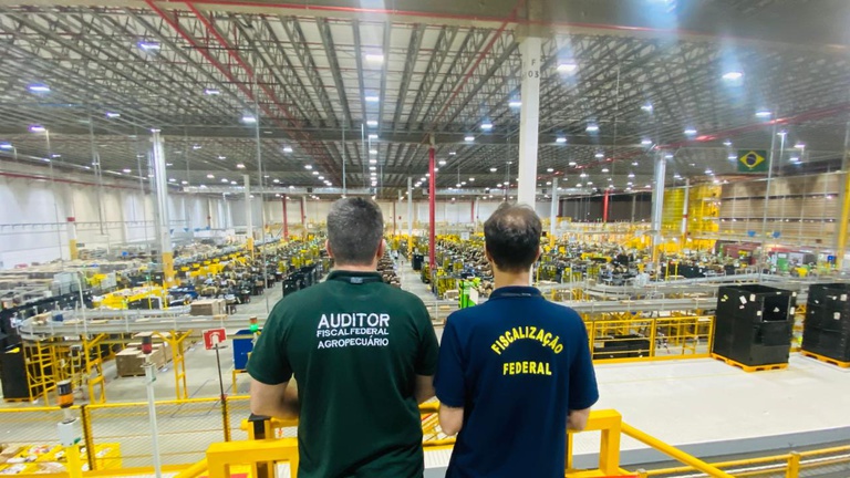 Mapa realiza operação “Forum Vinarium” contra comércio eletrônico irregular de bebidas e azeite em centros logísticos