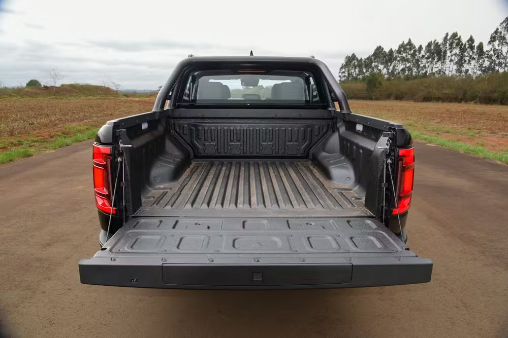 Fim da Hilux? BYD prepara nova picape média mais barata que Shark para o Brasil