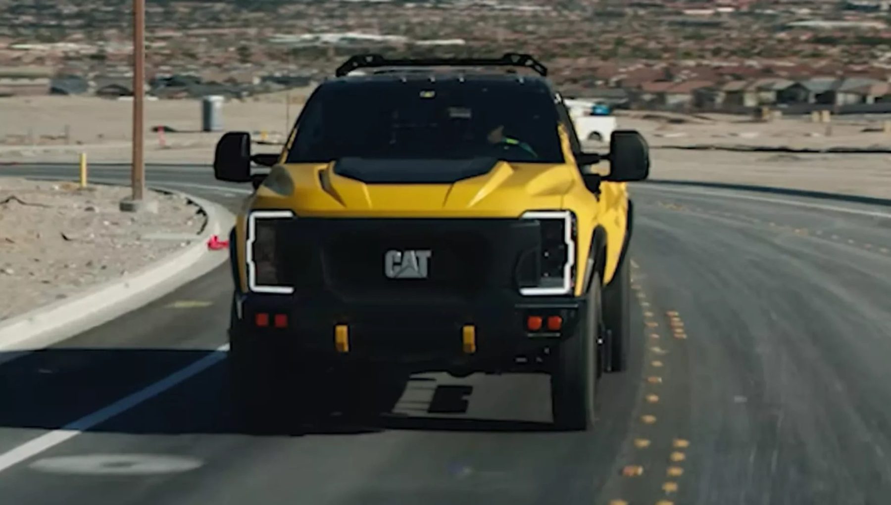 Caterpillar surpreende o mundo ao revelar picape “Cat Truck” com drone integrado; Vídeos
