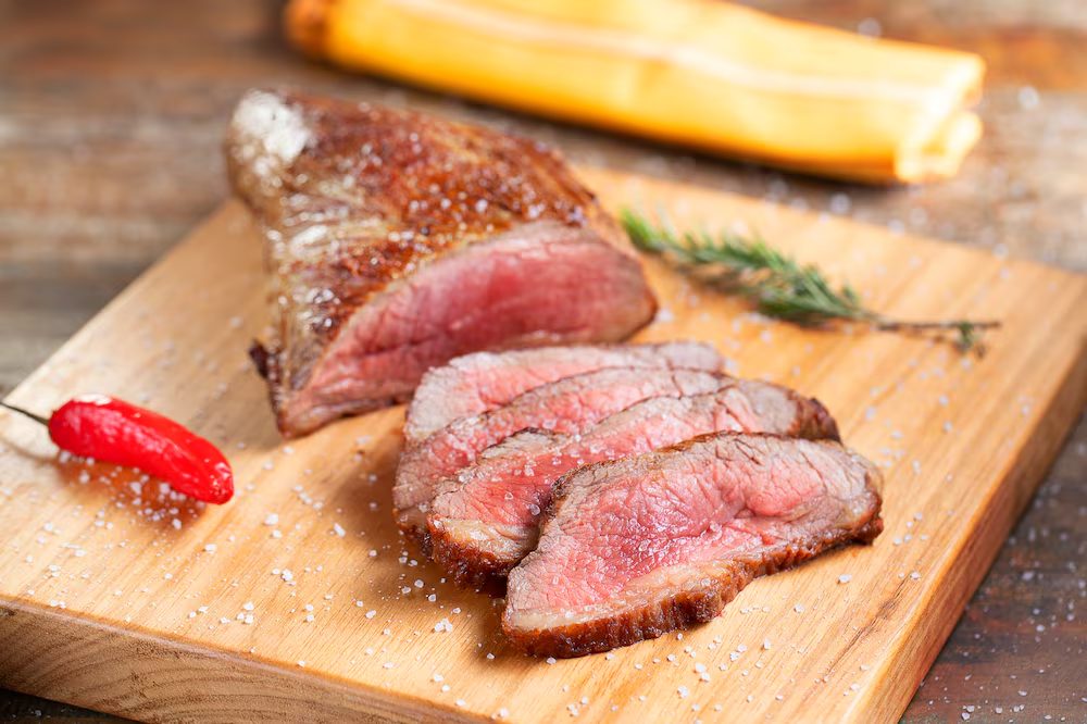 Empresário Caio Penido, que herdou a Fazenda Roncador, diversifica modelo tradicional da pecuária, investe em marca de carne premium e aposta em integração produtiva para aumentar rentabilidade no campo, mirando captura de valor fora da indústria