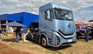 Gigante mundial apresenta caminhão elétrico de 475 cv e autonomia de até 450 km durante a Agrishow