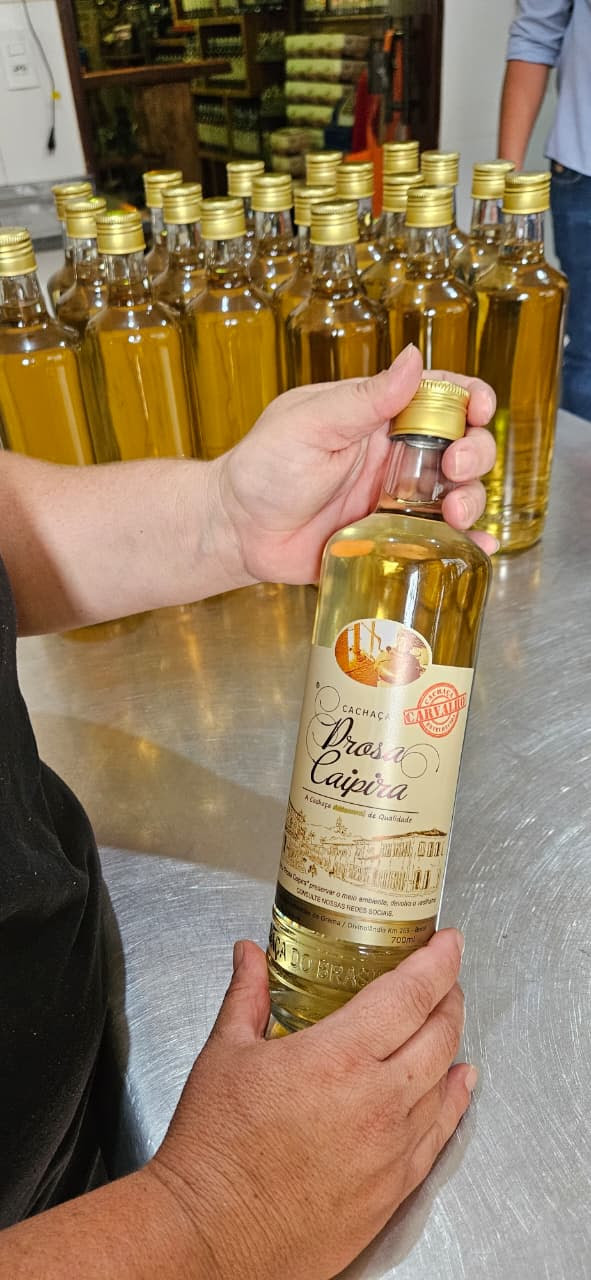 De hobby a referência: alambique familiar transforma paixão em negócio próspero na região vulcânica