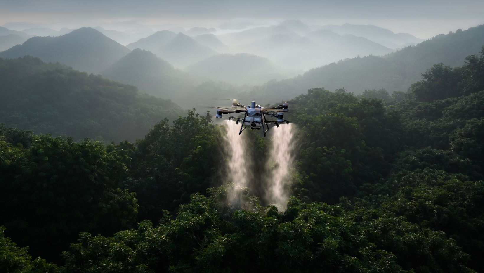 Drone DJI pulverizando dji t100