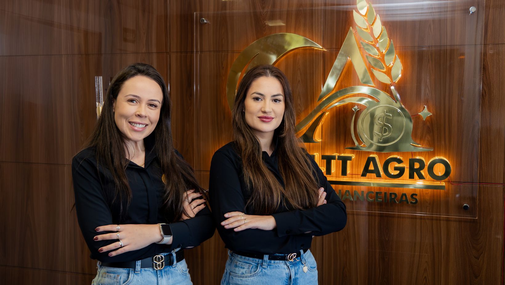 Gabriela e Tainara da ConsulttAgro - escritorio