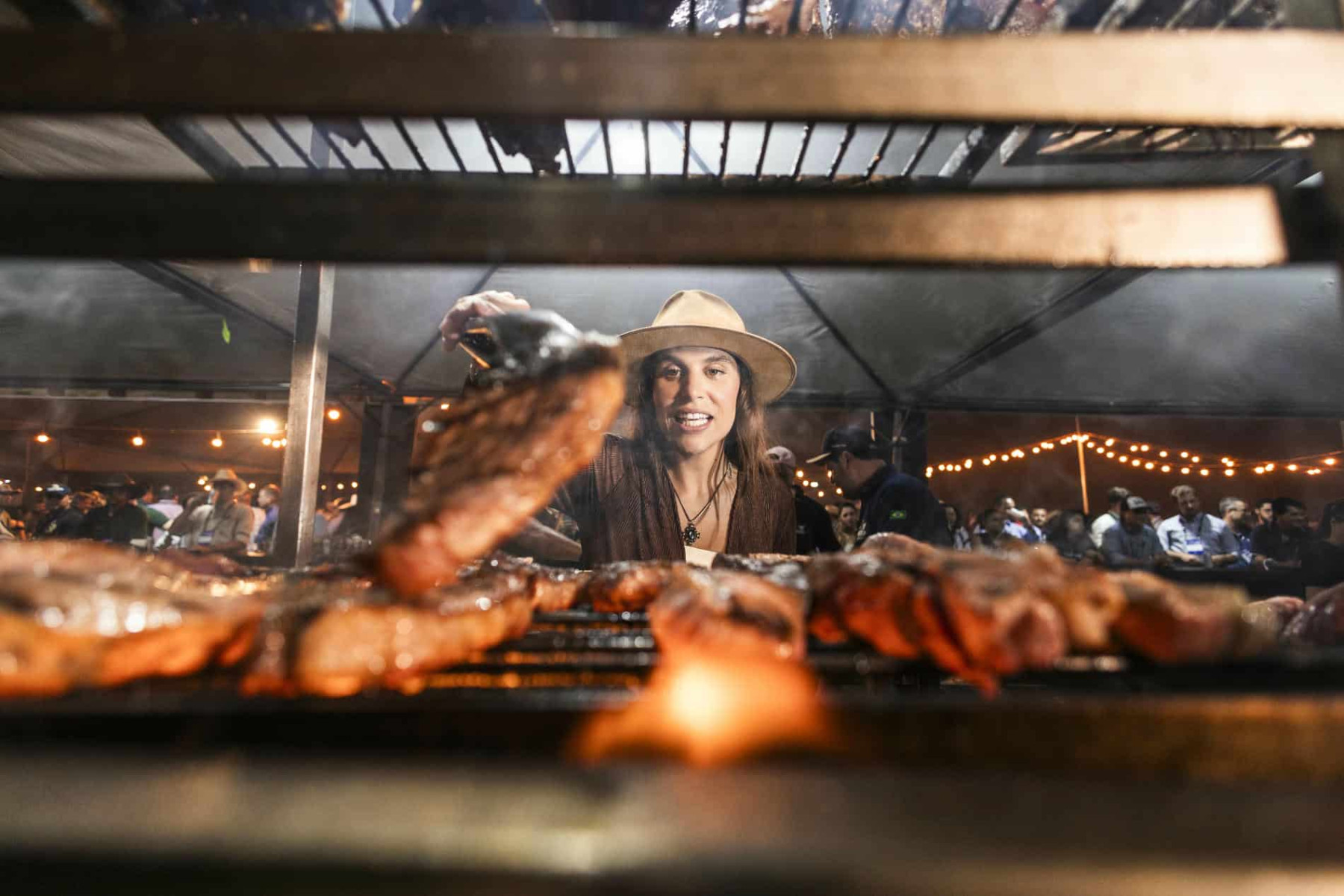 chef Juliana na Acricorte fazendo churrasco 2