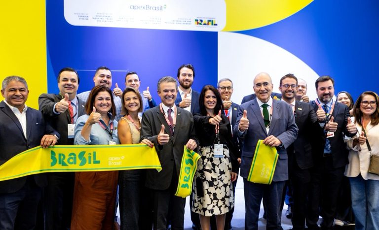 Ministro André de Paula participa da SIAL Xangai e reforça protagonismo do agro brasileiro no mercado chinês
