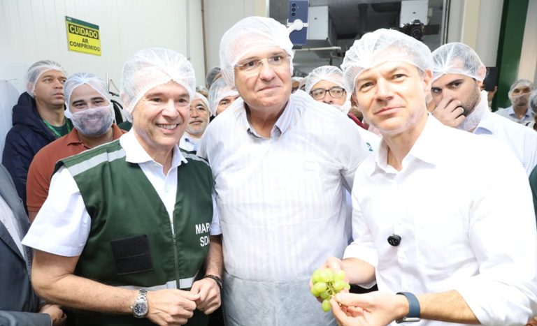 Ministro André de Paula participa de ato simbólico de exportação de uvas com oportunidades abertas pelo Acordo Mercosul-União Europeia