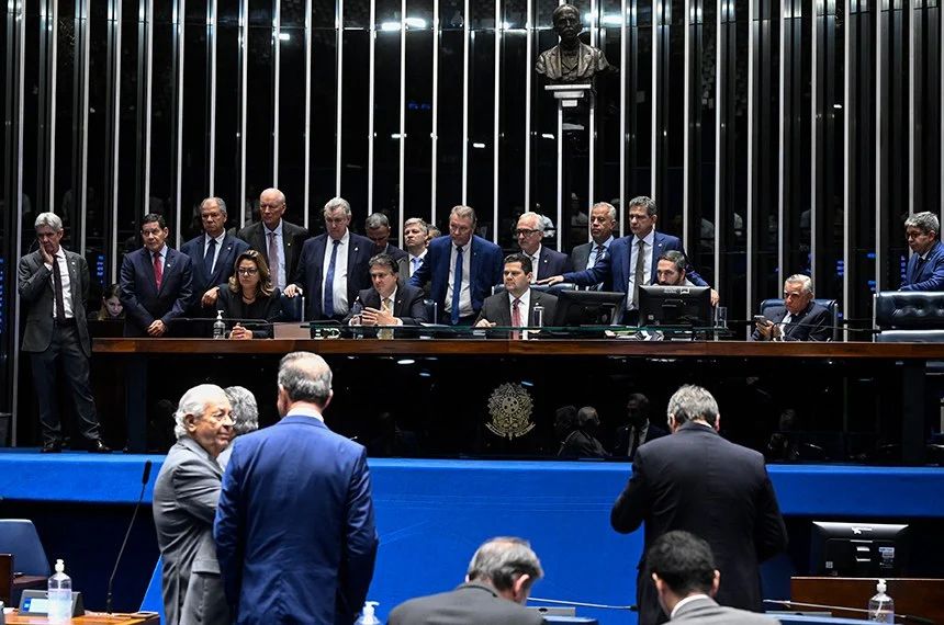 Alcolumbre marca votação da PEC pelo fim da escala 6×1 para quarta-feira