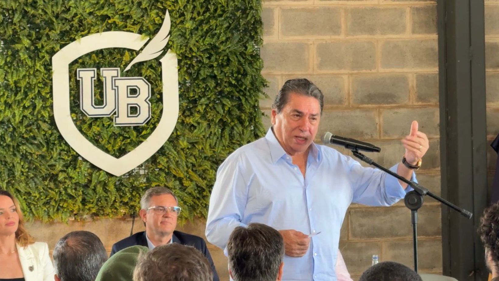 Vadao Gomes - Universidade Brasil - Confinamento Bovino
