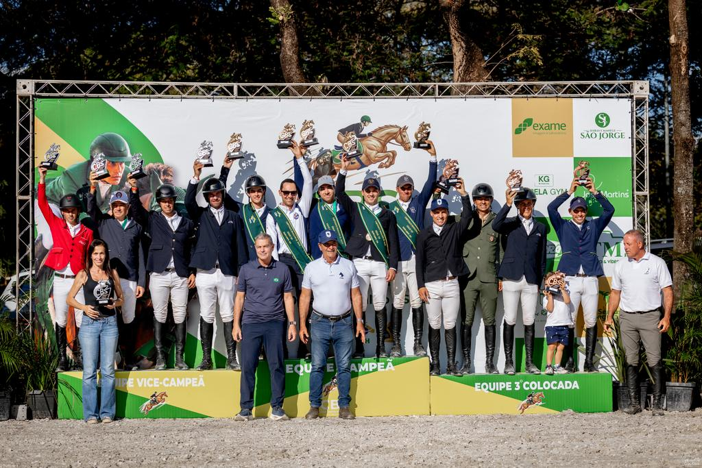 Gabriel Gouveia com Ratzinger JMen é o campeão brasileiro Senior Top 2026 em Brasília