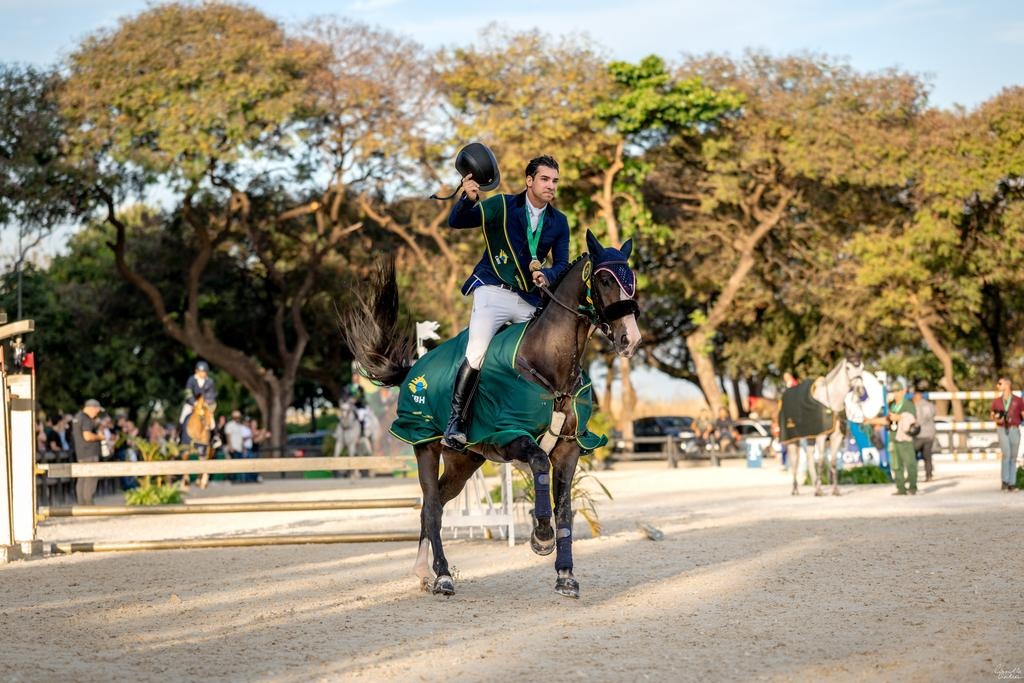 Gabriel Gouveia com Ratzinger JMen é o campeão brasileiro Senior Top 2026 em Brasília