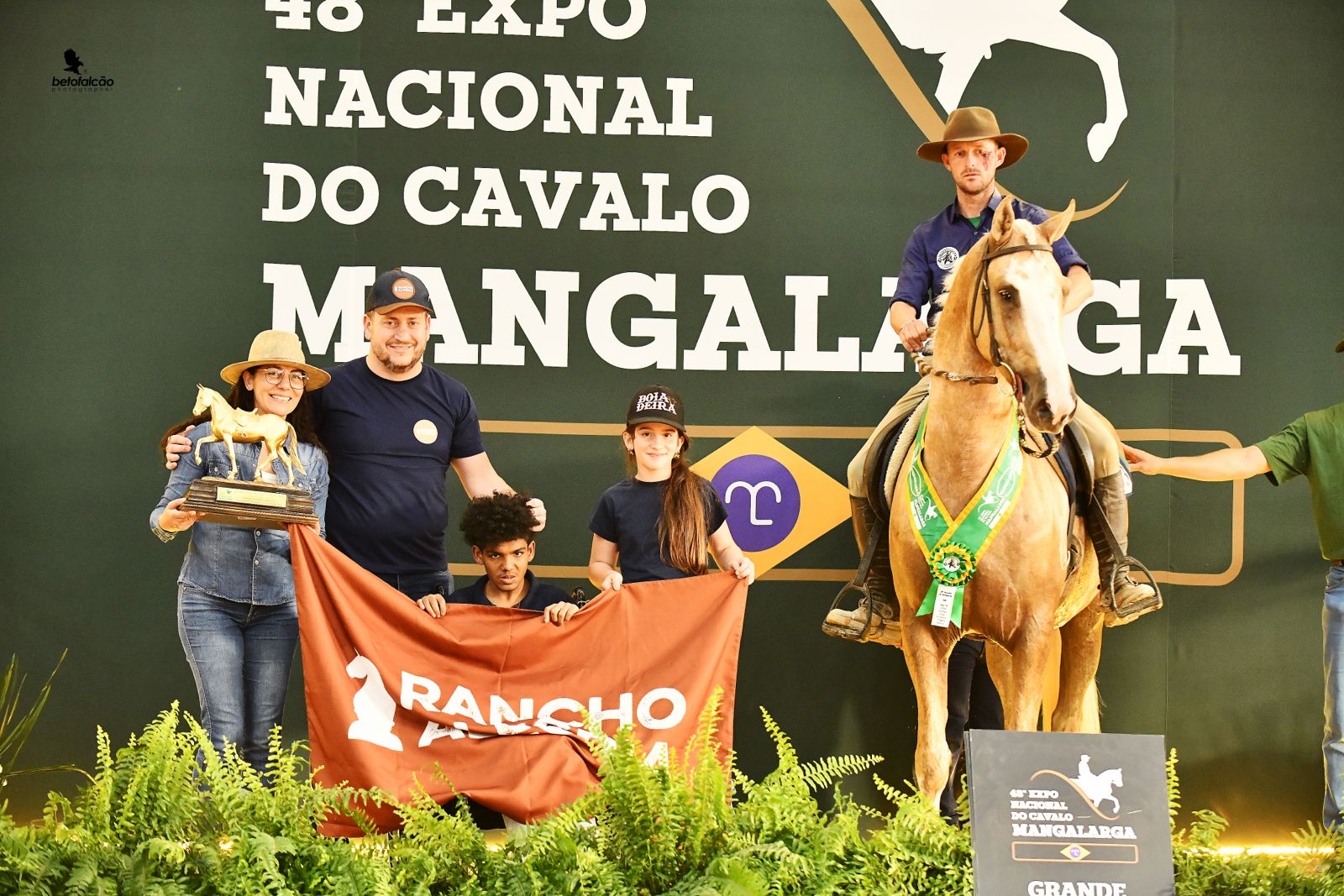 Família do Rancho Alegria Xavante VJC - Grande Campeão Nacional de Marcha e Morfologia (2026)