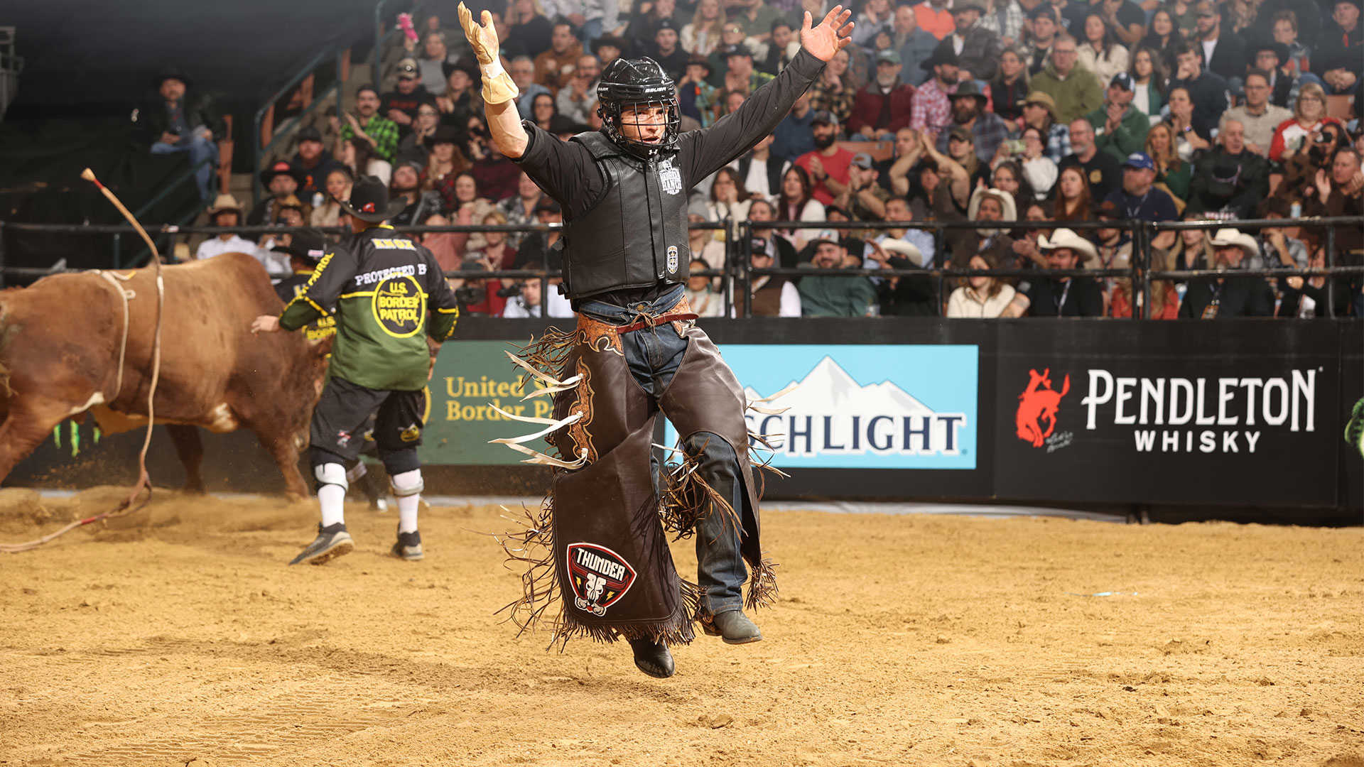 Brasileiro Paulo Eduardo Rossetto quebra recorde de montarias consecutivas na PBR