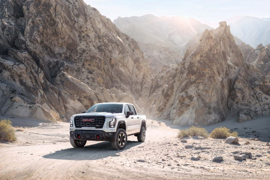 GMC revela nova Sierra 2027 com V8 6.6 de 481 hp e reforça guerra das superpicapes