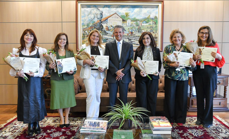 Ministro André de Paula homenageia mulheres do Mapa e da Embrapa reconhecidas pela Forbes entre as 100 mais poderosas do agro