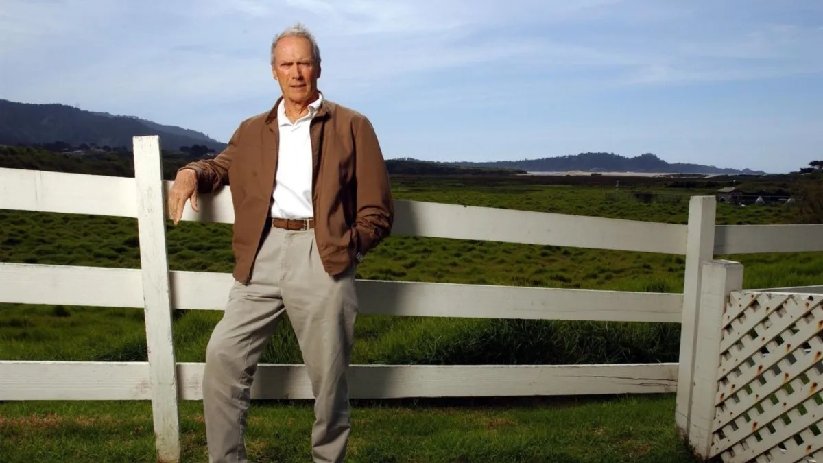 Clint Eastwood salvou fazenda de virar condomínio e manteve ovelhas com vista para o mar
