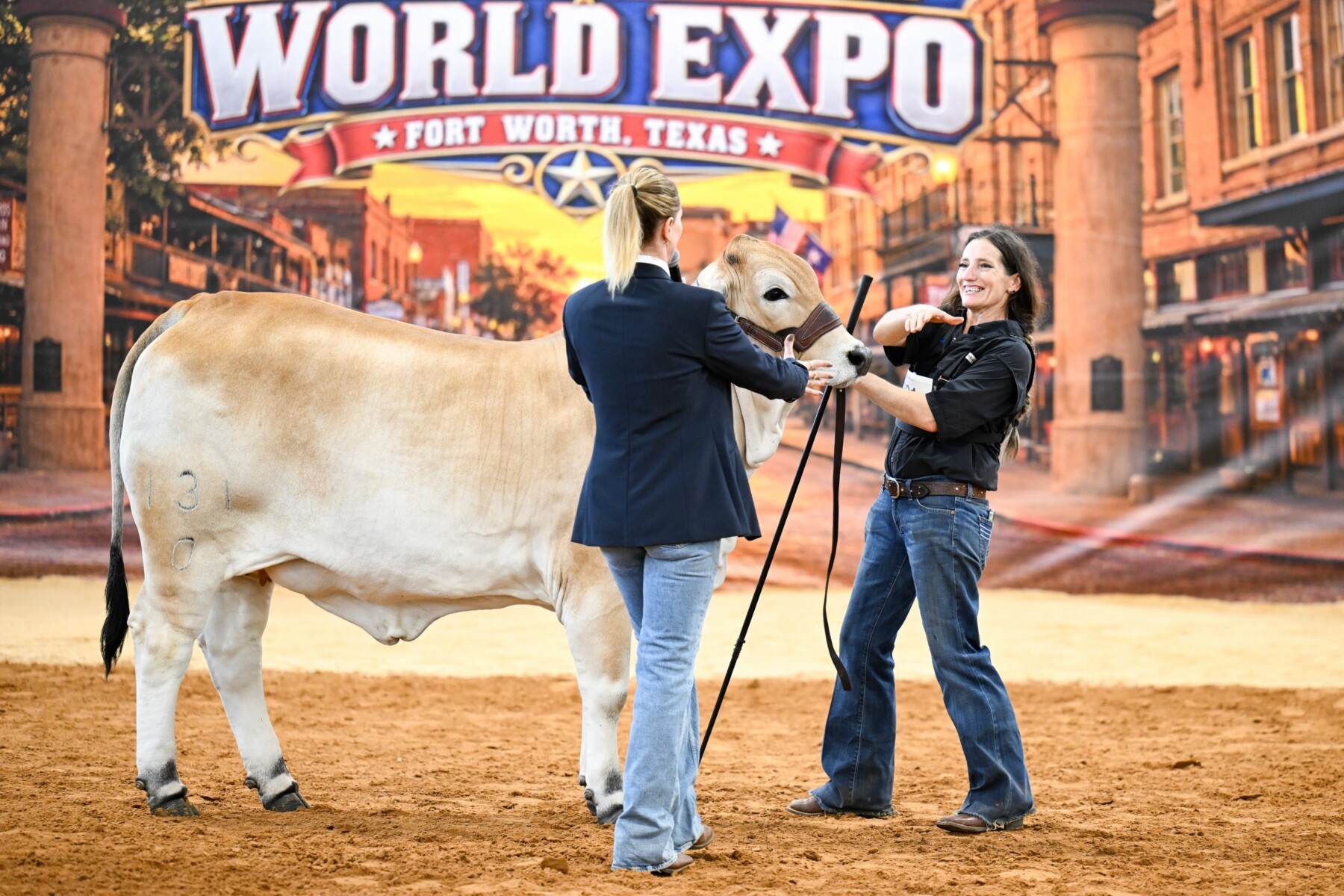 Lucyana Queiroz - da Q2 Assessoria Pecuaria - American Cattle World Expo