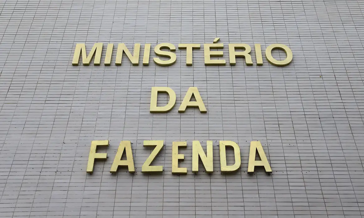 Contas do governo têm superávit de R$ 4,8 bilhões em setembro