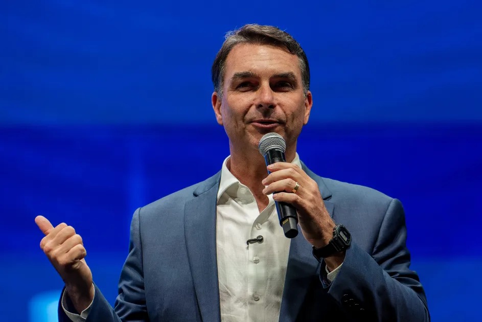 Flávio Bolsonaro propõe pagar produtores rurais pela preservação ambiental