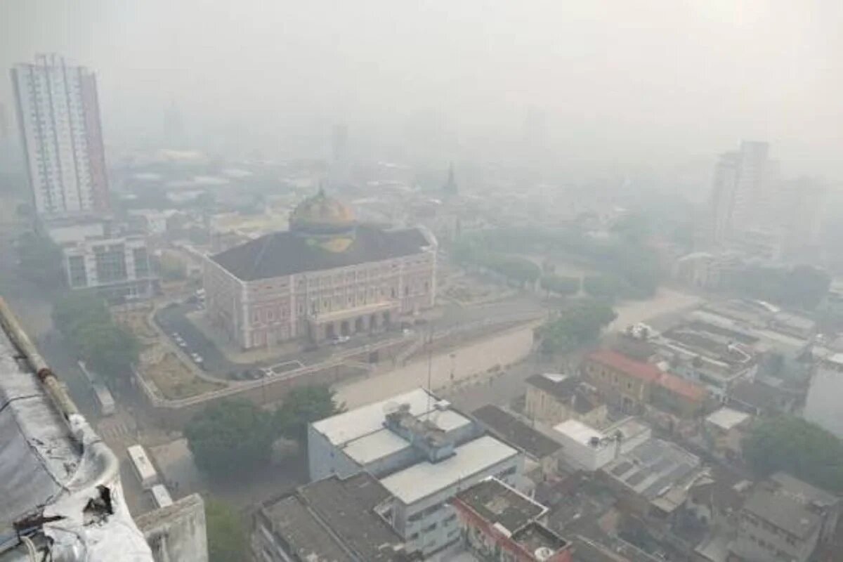 Queimadas no AM: escolas e universidades suspendem aulas em Manaus