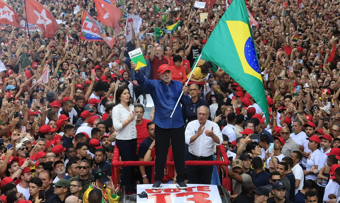Posses de Lula e de governadores será em 5 de janeiro