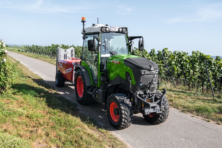 Trator elétrico já tem modelo brasileiro de 82 cv; veja como funciona e os desafios para chegar às fazendas